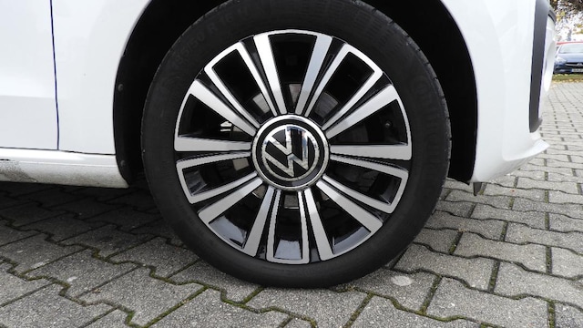 Volkswagen up! Active