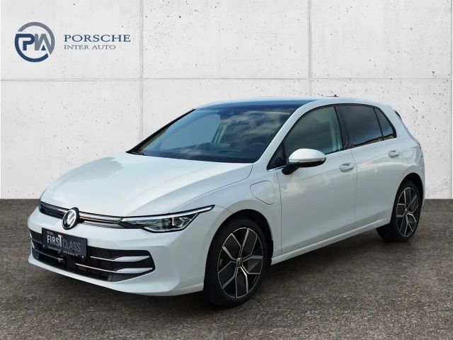 Volkswagen Golf DSG Style eHybrid