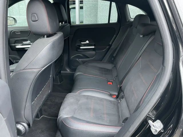 Mercedes-Benz GLA 220 4MATIC AMG Line