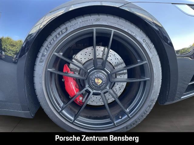 Porsche 992 Carrera Coupé GTS