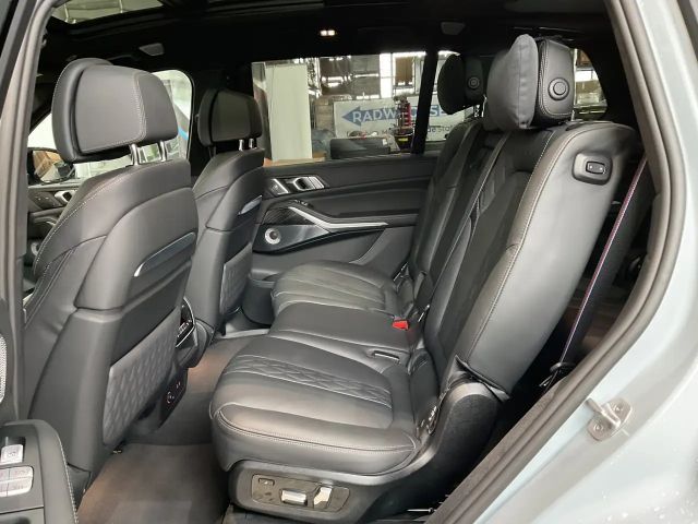 BMW X7 M 60i | Sitzbelüftung | Sky Lounge | Bowers & Wilkin