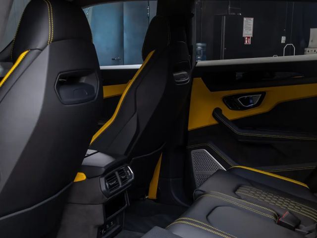 Lamborghini Urus Urus SE + B&W + Panorama + Massage seats + Ambient