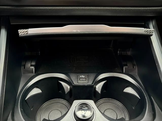 BMW 330 330e M-Sport xDrive