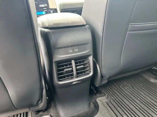 Ford Explorer Premium RWD