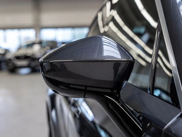 Aston Martin DBX Magnetic Silver Onyx Black