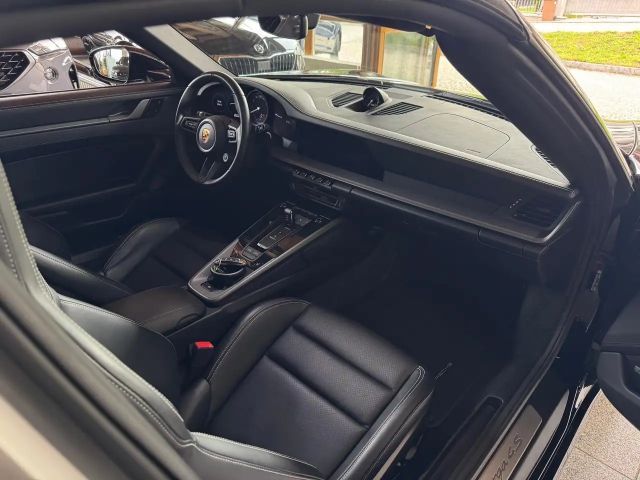 Porsche 911 4S Coupé Targa