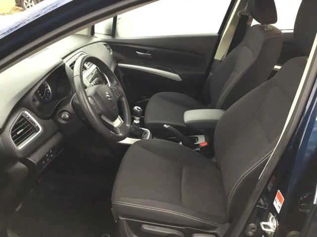 Suzuki SX4 S-Cross Hybrid Shine