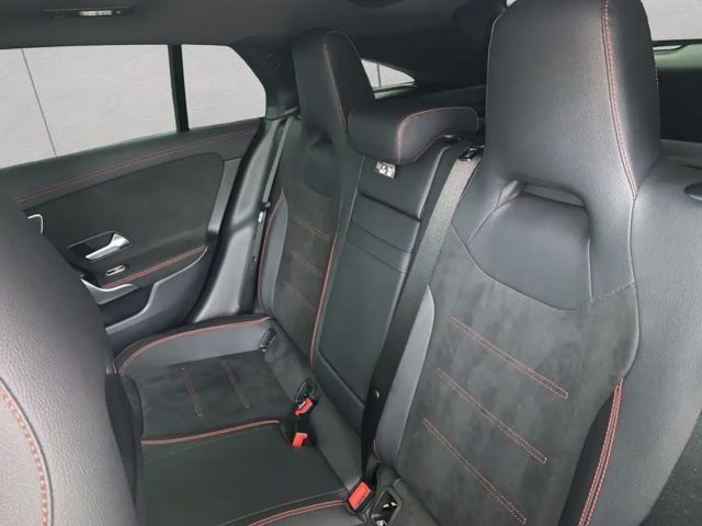 Mercedes-Benz CLA 180 CLA