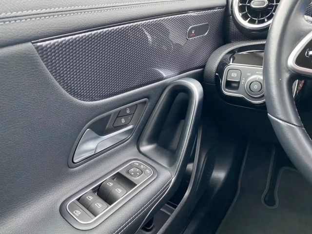 Mercedes-Benz CLA 180 Shooting Brake