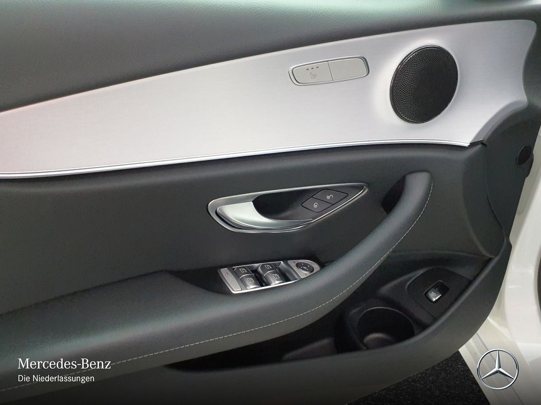 Mercedes-Benz E 200 Sedan