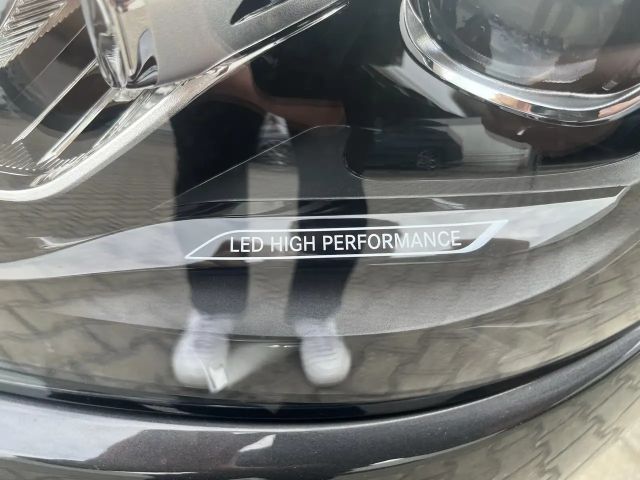 Mercedes-Benz C 180 AVANTGARDE Sedan