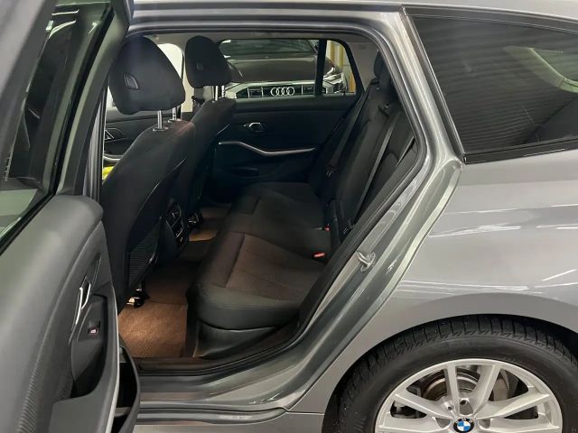 BMW 320 320d Touring xDrive