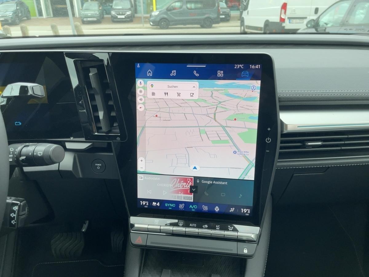 Renault Scenic E-Tech Iconic