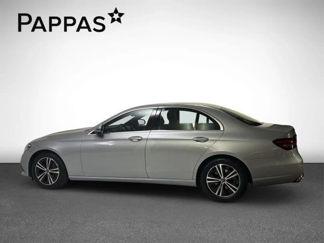 Mercedes-Benz E 220 E 220 d Sedan