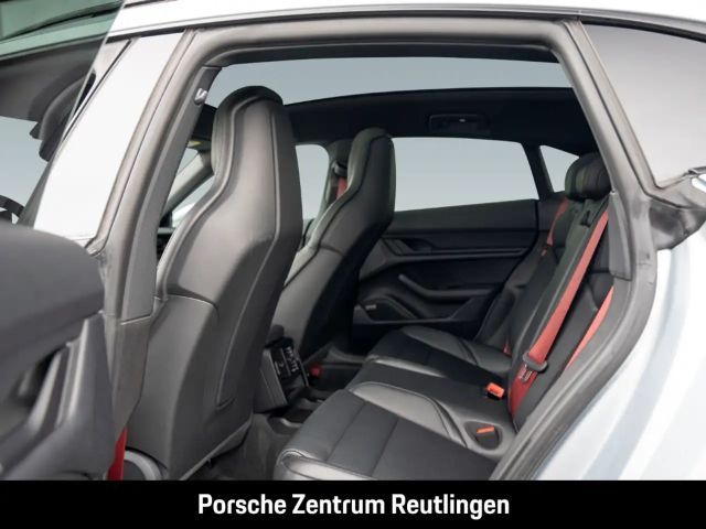 Porsche Taycan 4 Cross Turismo