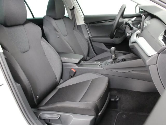 Skoda Octavia Essence TSI