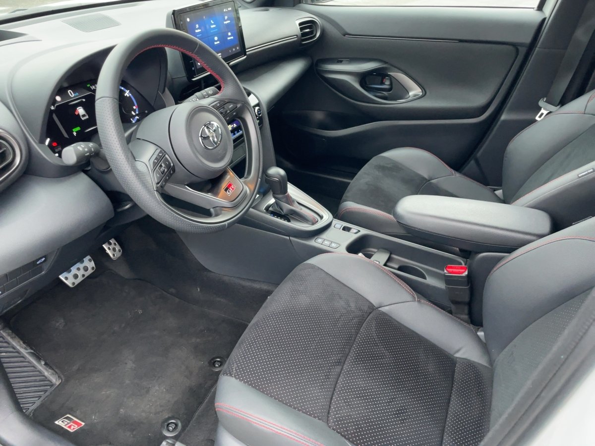 Toyota Yaris Cross 5-deurs Bi-Tone GR