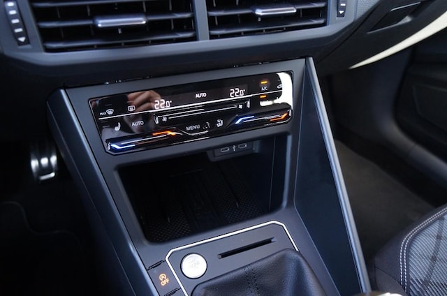 Volkswagen Taigo 1.5 TSI DSG R-Line