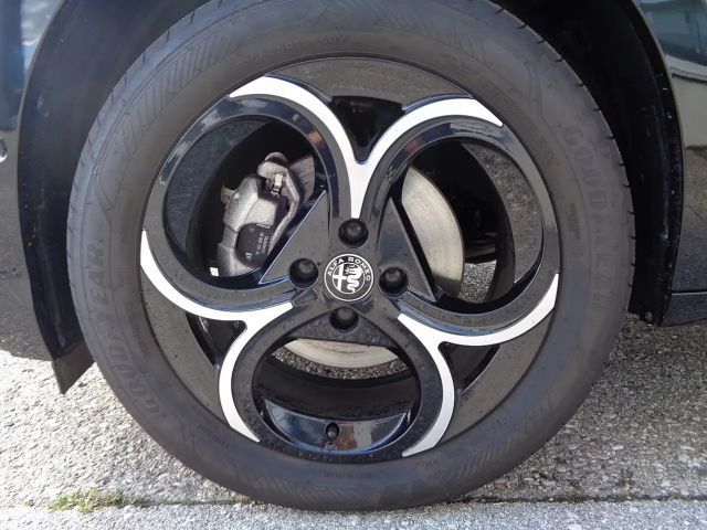 Alfa Romeo Junior Ibrida