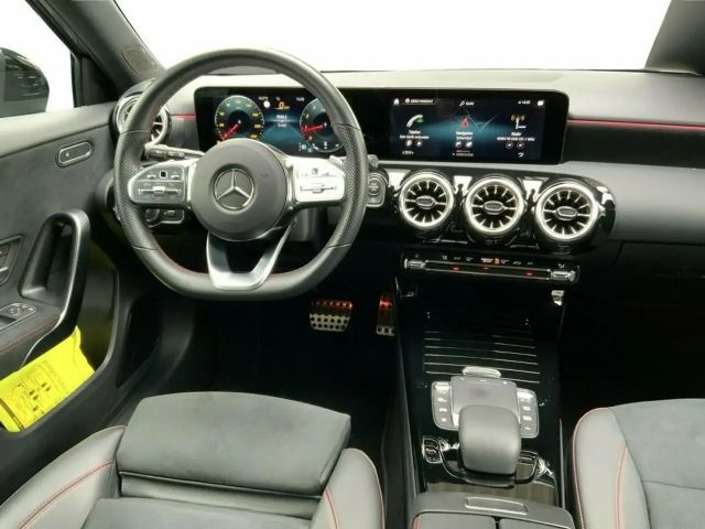 Mercedes-Benz A 180 AMG Line
