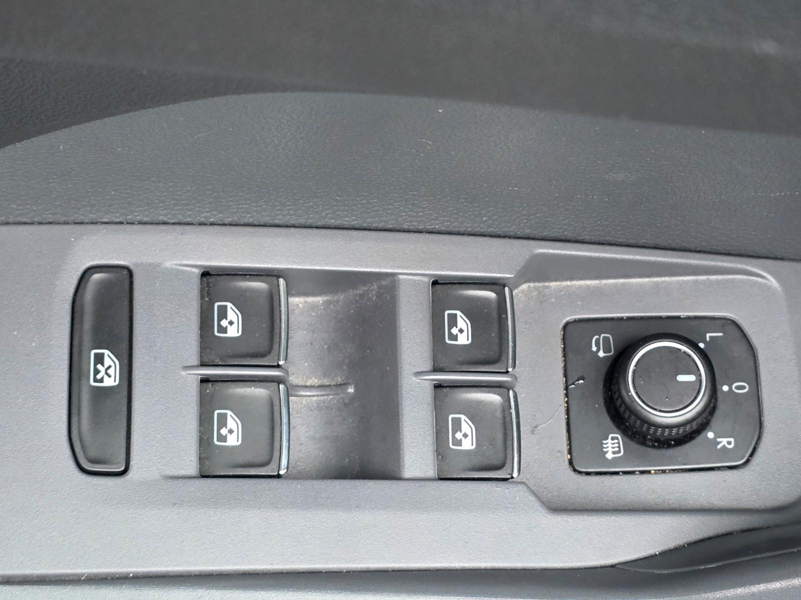 Volkswagen T-Cross Active, NAVI, LED, ALU, PTS, SHZ, Garantie, 1a