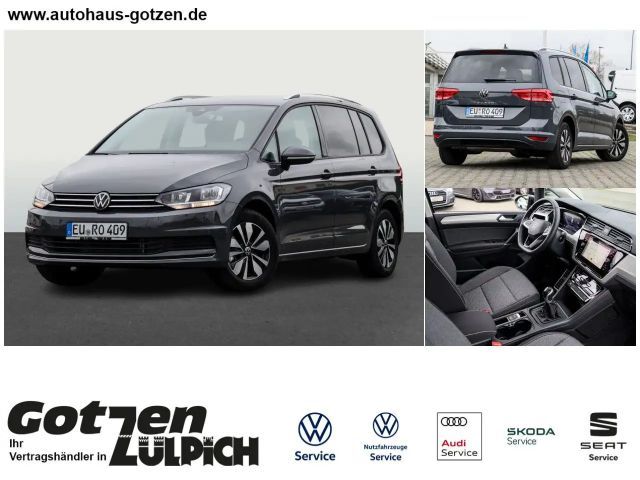 Volkswagen Touran Family Move