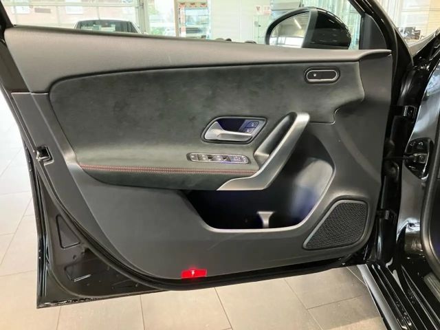 Mercedes-Benz A 200 AMG Line