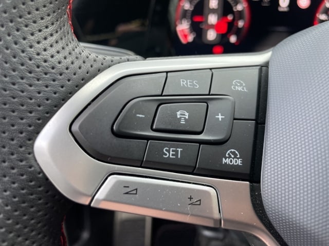 Volkswagen Golf 2.0 TSI DSG Golf VIII