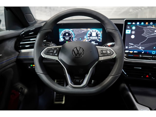 Volkswagen Passat IQ.Drive R-Line Style