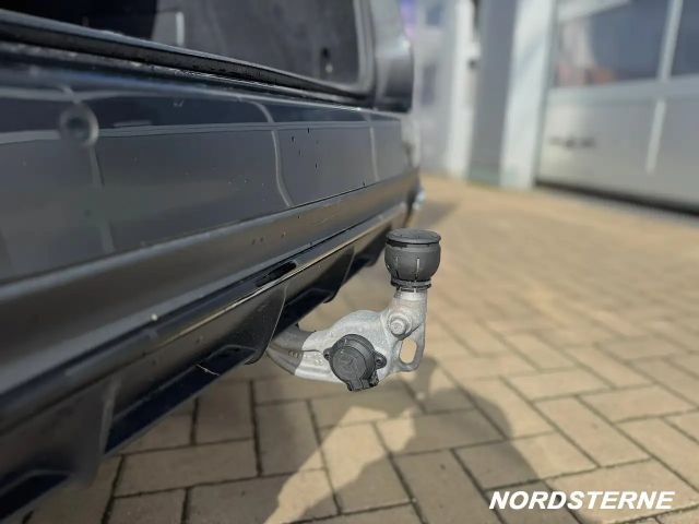 Mercedes-Benz E 200 AMG Line