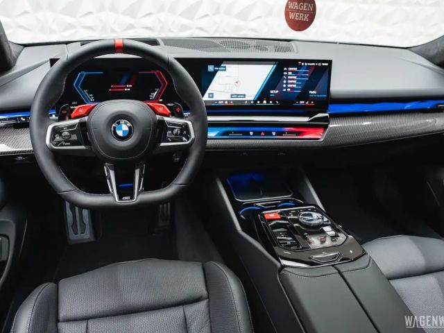 BMW M5 Touring PANORAMA AHK B&W COMFORT-PAKET ALLBLACK