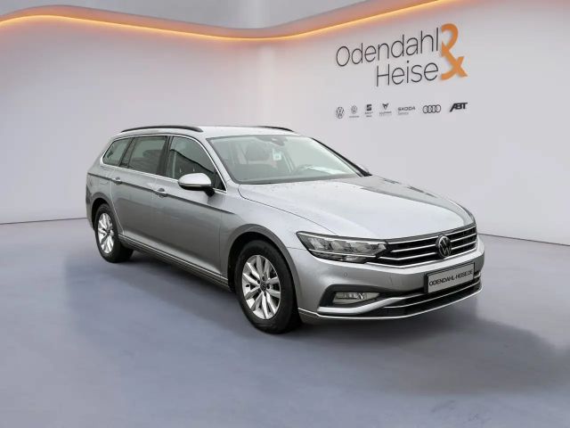 Volkswagen Passat 1.5 TSI Business DSG Variant