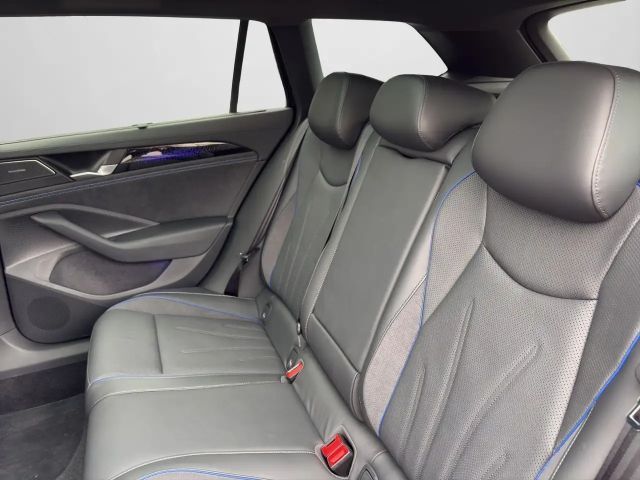 Volkswagen Passat R-Line eHybrid