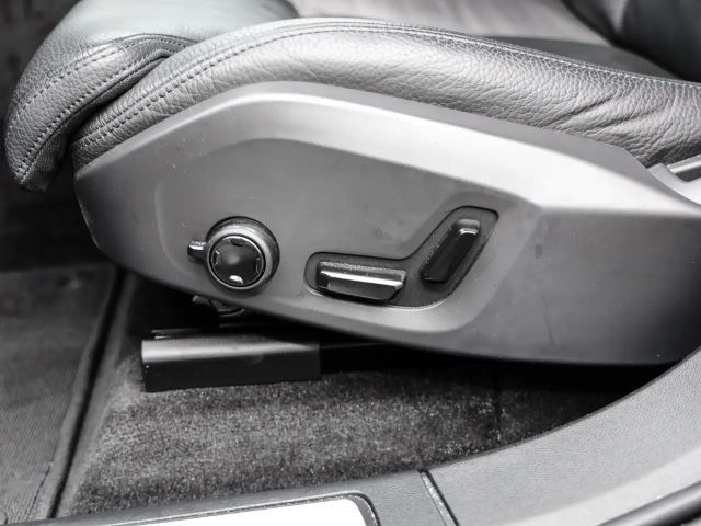 Volvo XC60 Dark Plus