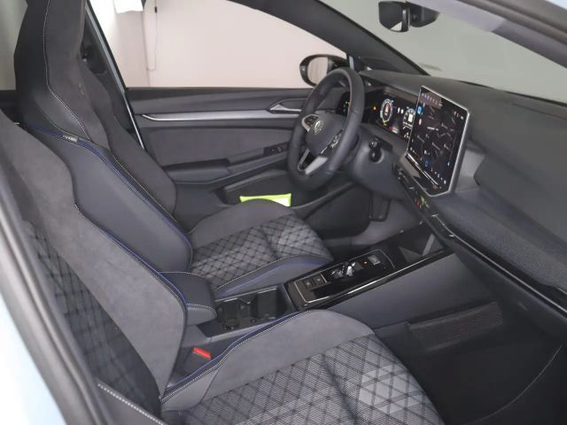 Volkswagen Golf 1.5 eTSI R-Line Style Variant