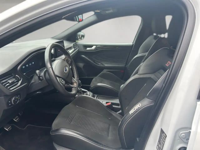 Ford Focus EcoBoost ST Line