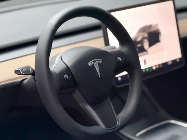 Tesla Model Y REAR WHEEL DRIVE - FULL WRAP - AUTOPILOT