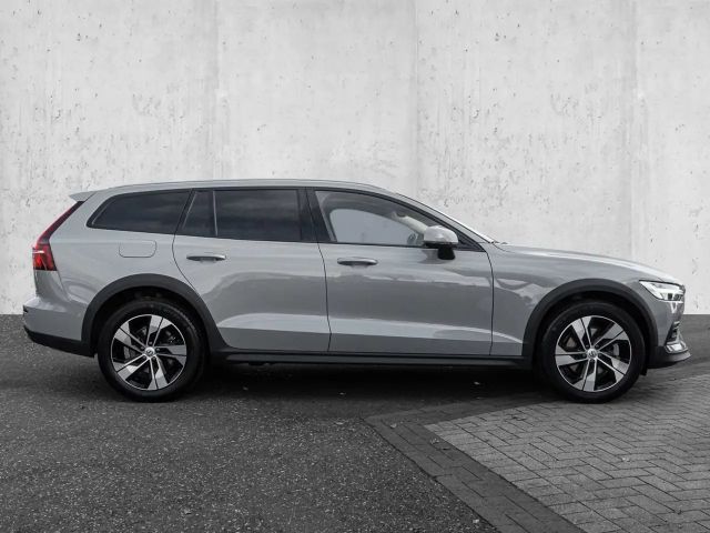 Volvo V60 Cross Country AWD Plus