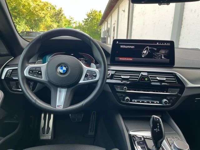 BMW 540 540d M-Sport Touring xDrive