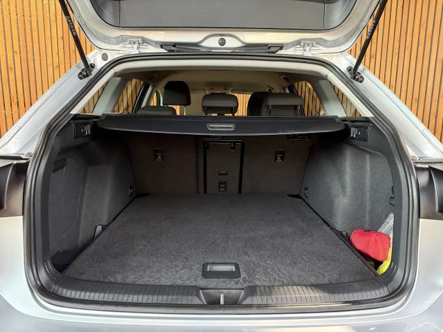 Volkswagen Golf DSG Life Variant