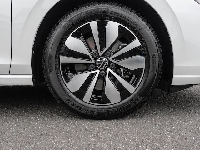 Volkswagen Golf 2.0 TDI DSG Variant