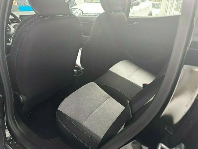 Mitsubishi Colt Plus Vorführwagen Allwetterreifen