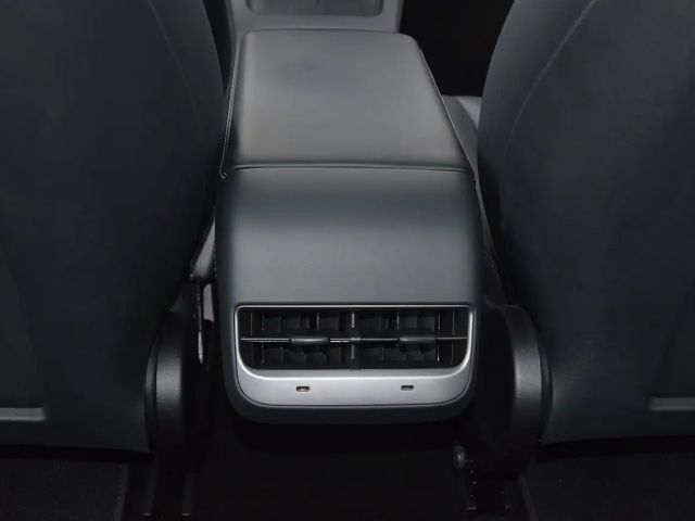 Tesla Model 3 AWD Long Range