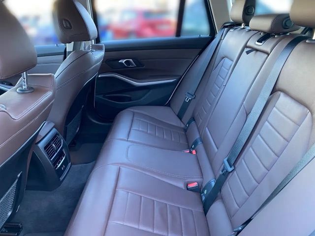 BMW 330 330i Touring xDrive