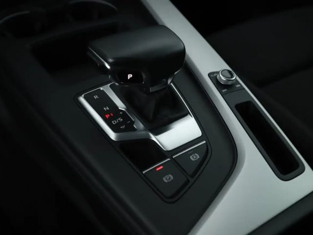 Audi A4 30 TDI Avant