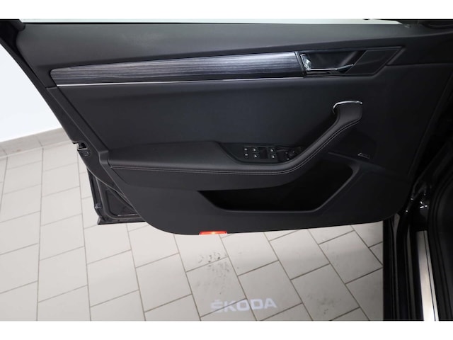 Skoda Superb 2.0 TDI Combi Style Style