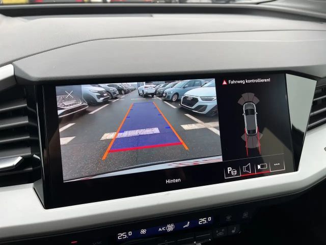 Audi Q4 e-tron Sb basis 125 LRH SHZ KAM ACC