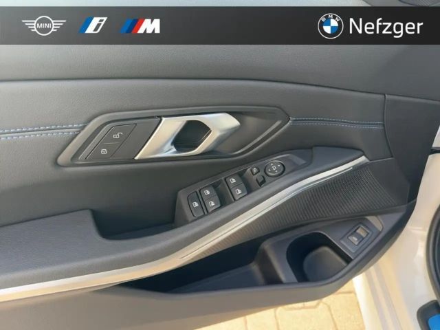 BMW 318 318i M-Sport Sedan