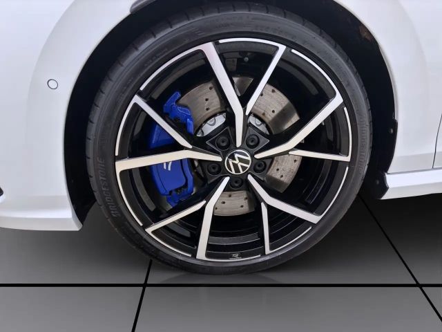 Volkswagen Golf IQ.Drive