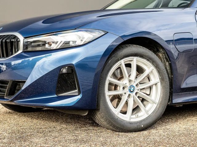 BMW 330 330e Touring